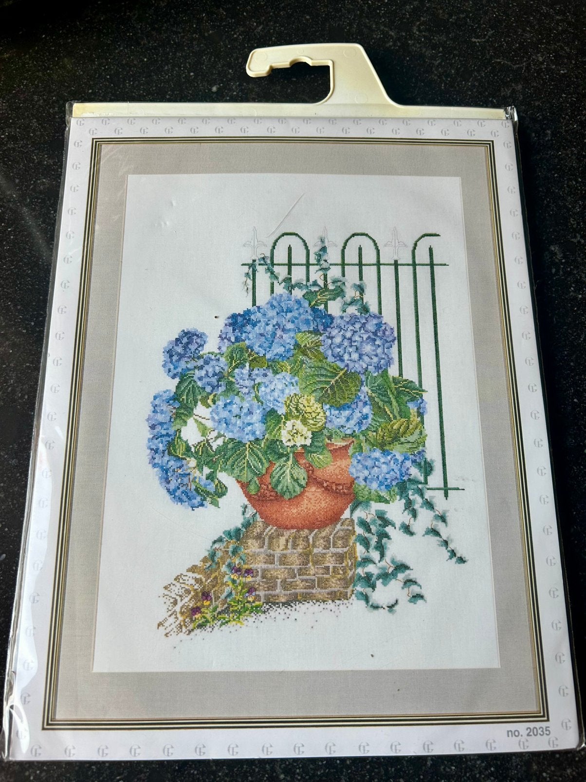 Nieuw Borduurpakket Thea Gouverneur - 2035 Hortensia, Ophalen of Verzenden, Nieuw, Handborduren, Borduurpakket