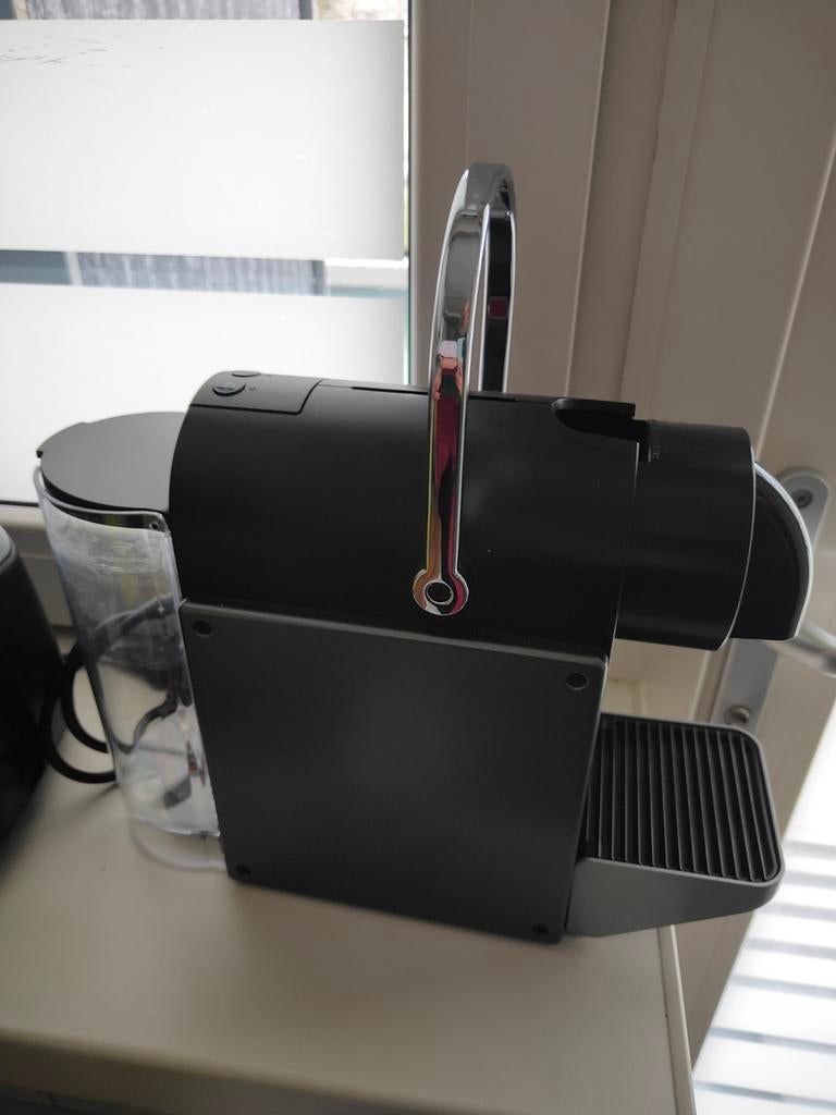 Krups Nespresso Essenza Mini XN306T10 Koffiecupmachine, Espresso apparaat, Ophalen of Verzenden, Zo goed als nieuw, 1 kopje