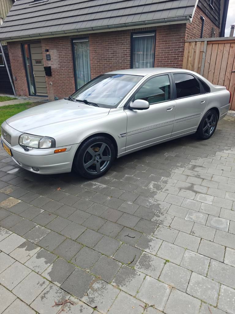Volvo S80 2.4 170PK 2005 Grijs, Auto's, Voorwielaandrijving, 1441 kg, 1800 kg, Beige