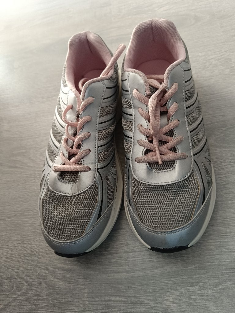 Dames sportschoenen, Kleding | Dames, Schoenen, Ophalen, Sportschoenen, Osaga, Grijs