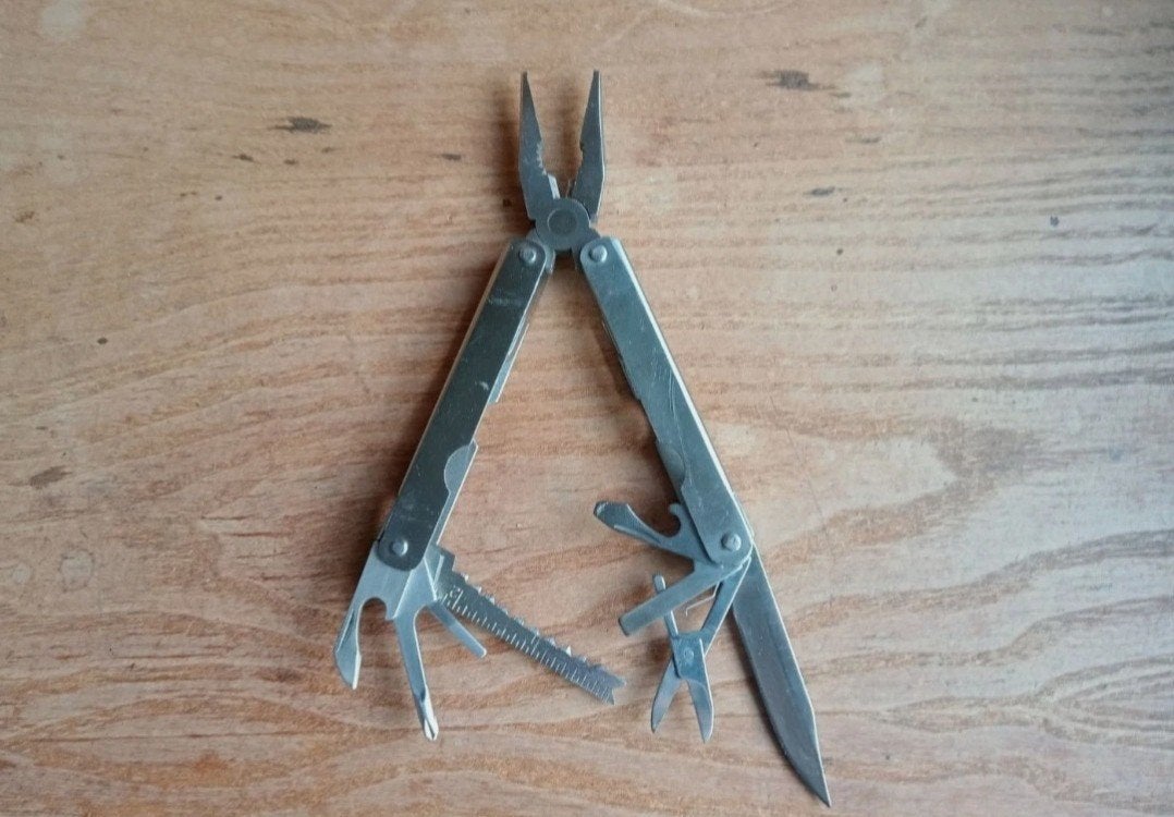 Zakmes 9 delig multitool en tang, Ophalen of Verzenden, Gebruikt