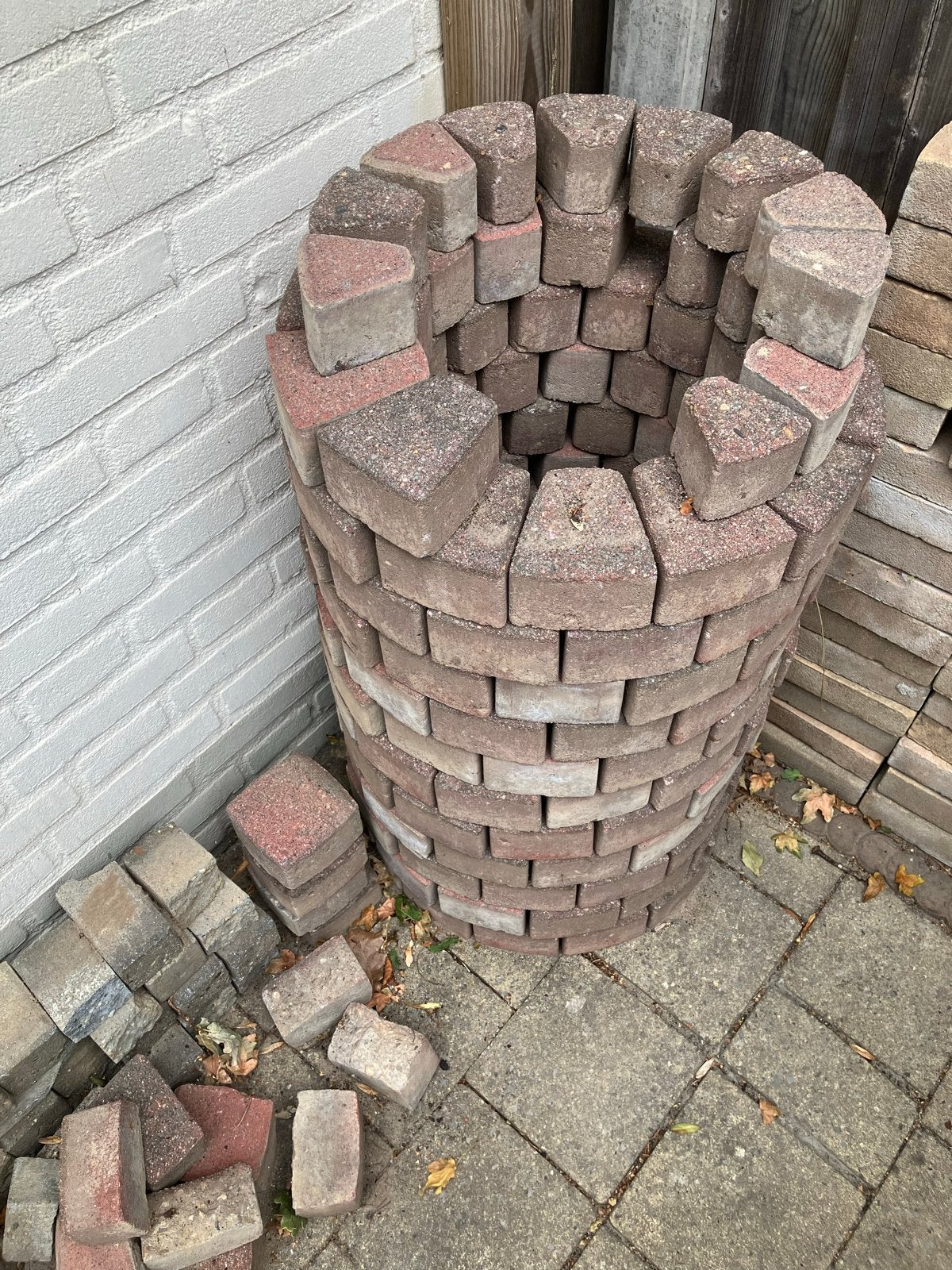149 driehoekige klinkers - Gratis af te halen, Tuin en Terras, Tegels en Klinkers, Ophalen, Gebruikt, Klinkers, Minder dan 5 m²