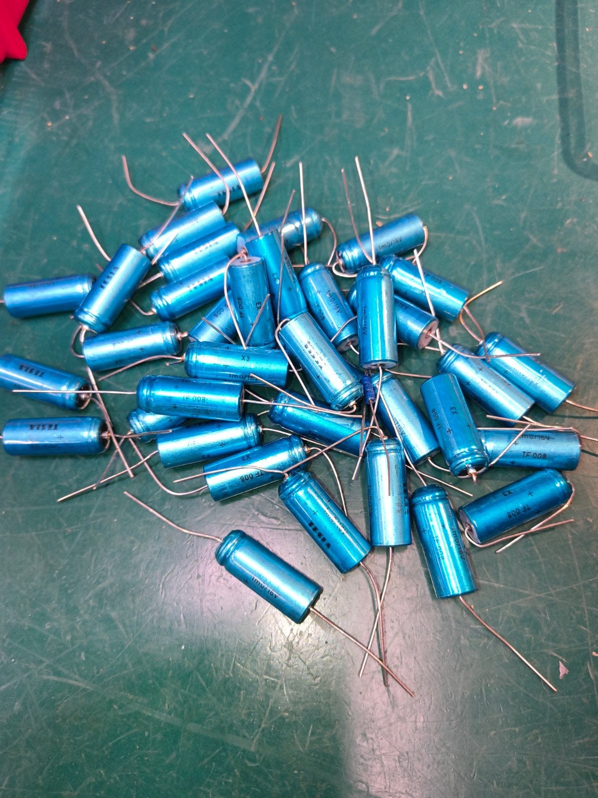 Tesla NOS elektronische condensatoren 1mF 16V, Hobby en Vrije tijd, Ophalen of Verzenden, Nieuw
