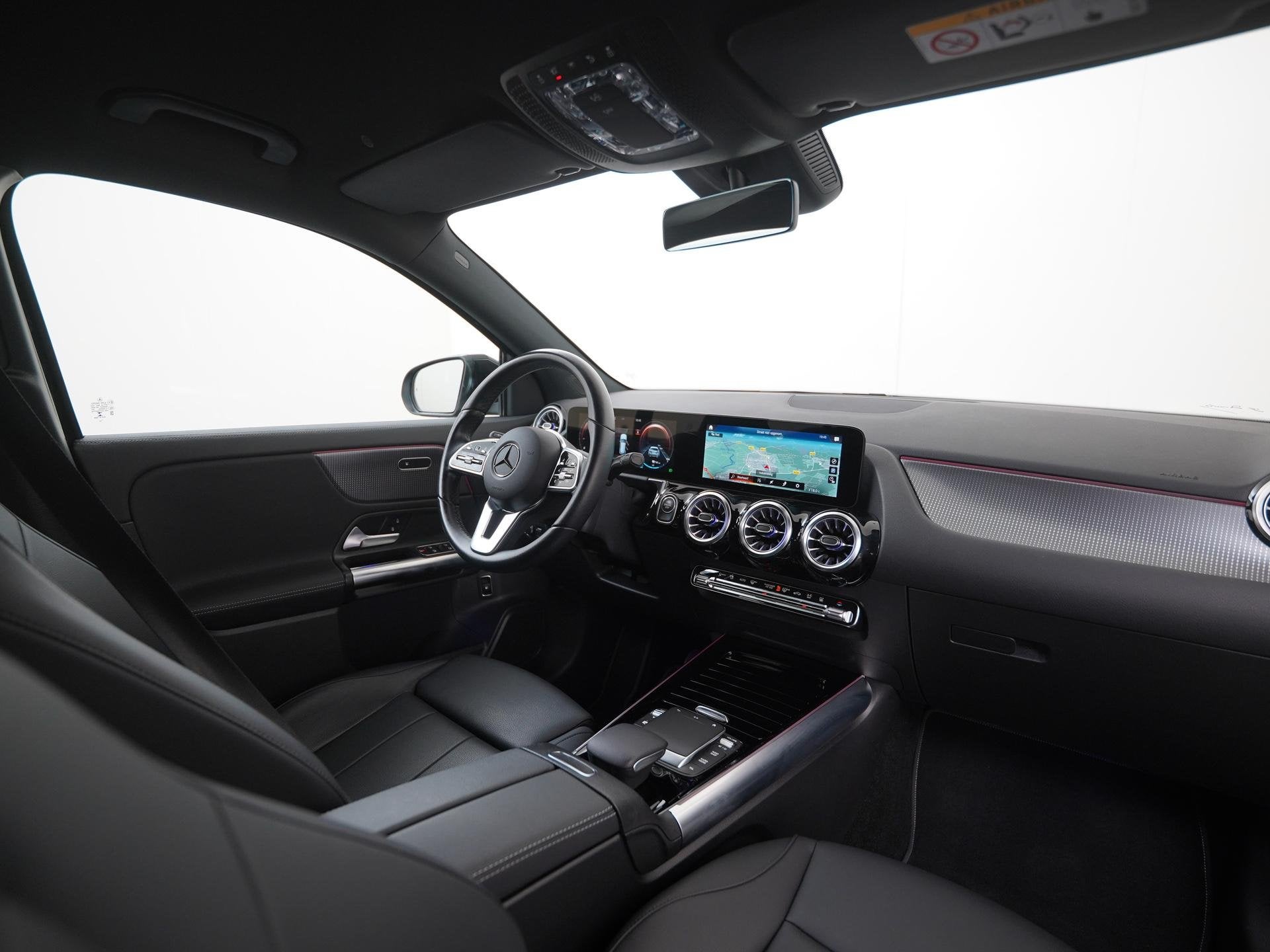 Mercedes-Benz GLA-klasse 250e Business Line | Trekhaak | Led, 4 cilinders, Zwart, Bedrijf, Hybride Elektrisch/Benzine