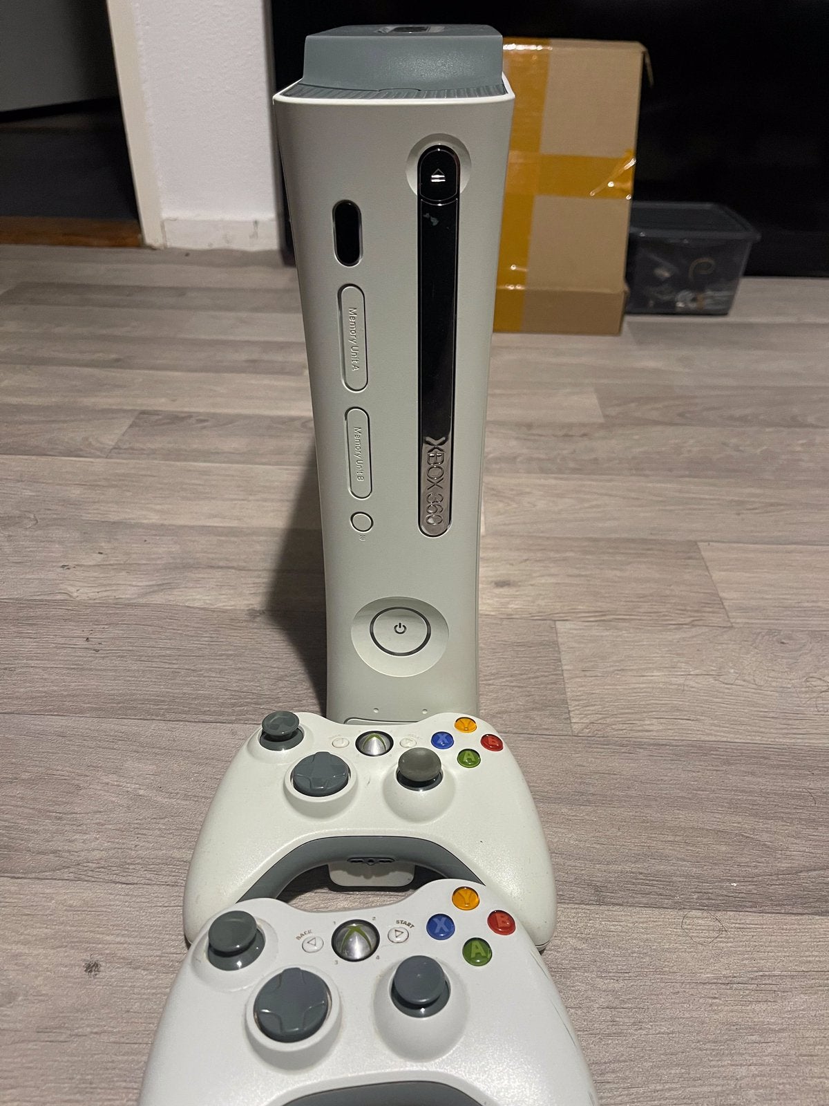 Xbox 360 + 2 controllers  (werkt maar leest geen discs), Ophalen, Gebruikt, Met 2 controllers, 360 Arcade of Core