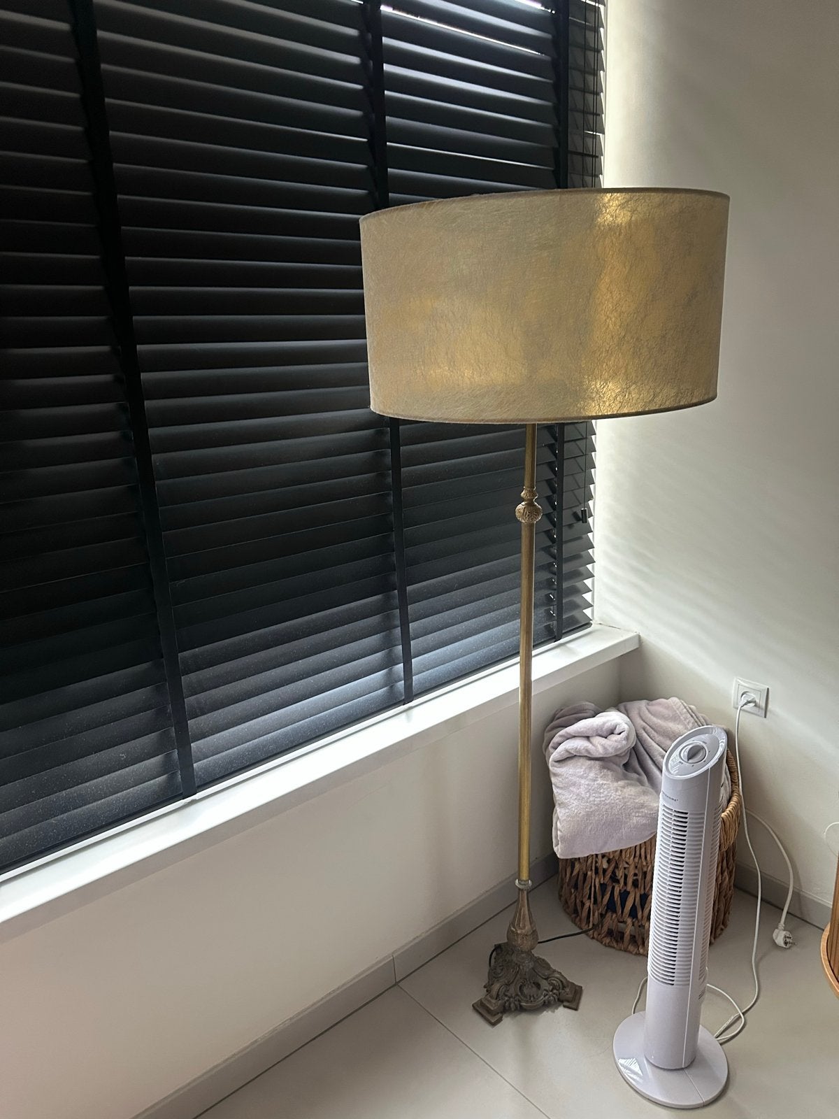 Messing vloerlamp, Huis en Inrichting, Lampen | Vloerlampen, Ophalen, Gebruikt, E27 (groot), Metaal