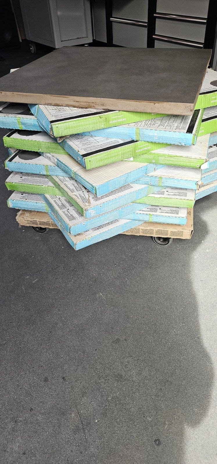 Nieuwe 60x60cm tegels, nieuw in doos middelgrijs keramisch, Ophalen, 60 cm of meer, Nieuw, Minder dan 5 m²