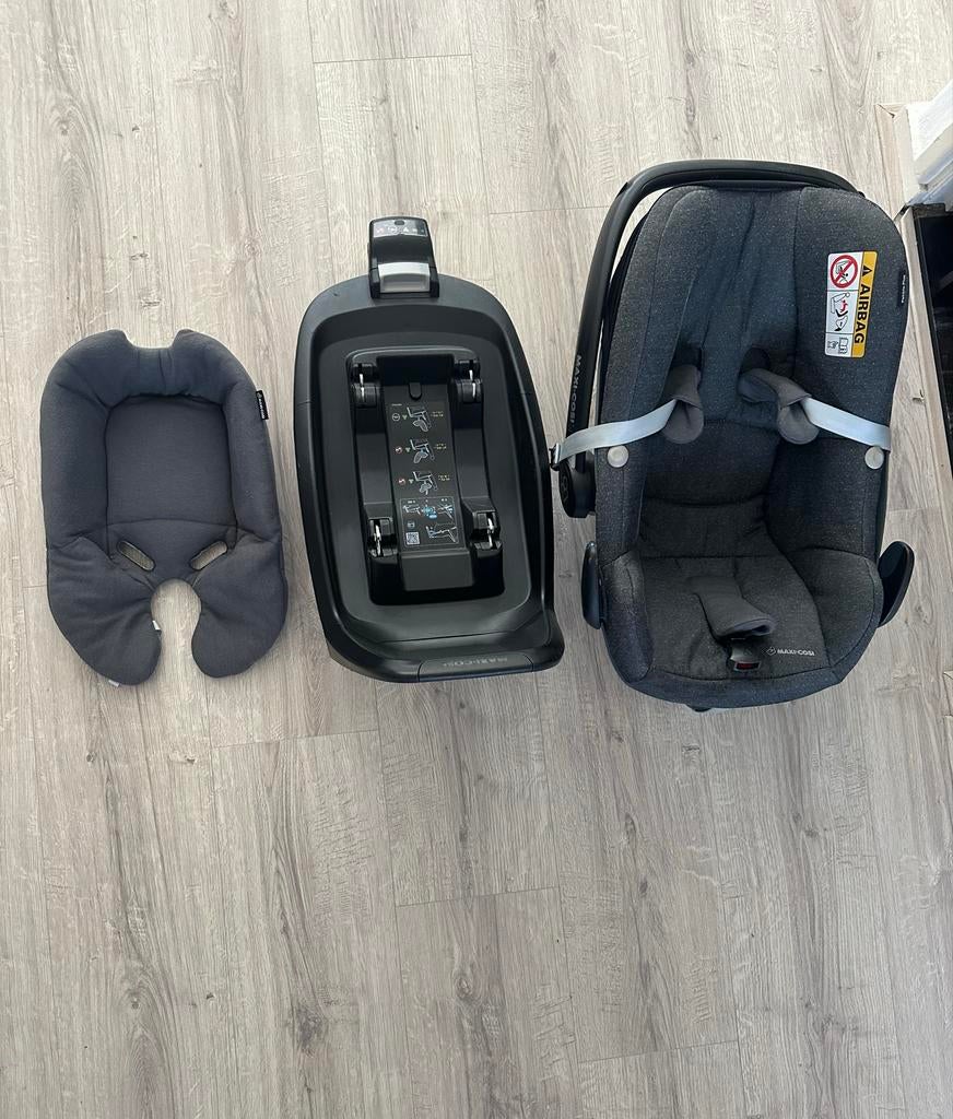 Maxi-Cosi Pebble Plus met 2wayFix Isofix base, Kinderen en Baby's, Autostoeltjes, Gebruikt, Maxi-Cosi, 0 t/m 13 kg, Autogordel of Isofix