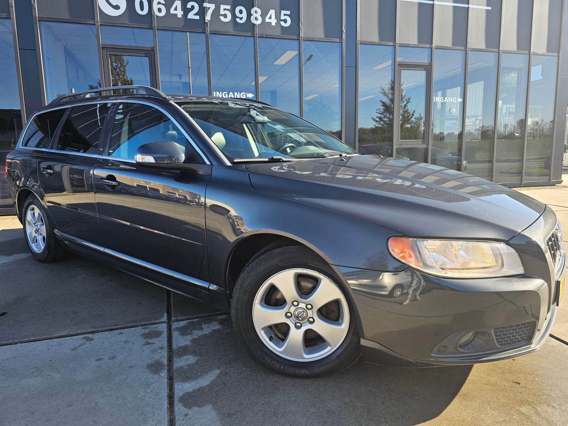Volvo V70 1.6D DRIVe Momentum - Leer -, Auto's, Voorwielaandrijving, Gebruikt, Zwart, Zwart