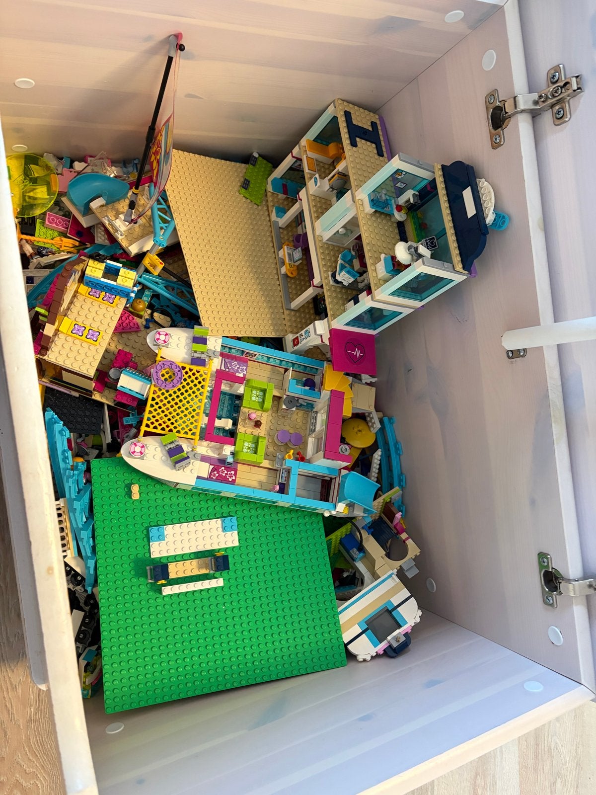 Grote partij LEGO Friends en City met grondplaten, Inclusief minifiguren, Gebruikt, Lego, Friends