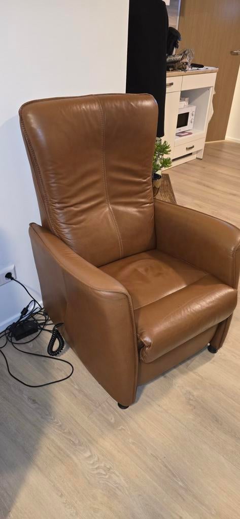Sta op stoel relaxfauteuil leer zgan electrisch, Huis en Inrichting, Fauteuils, Klassiek, Ophalen of Verzenden, Zo goed als nieuw