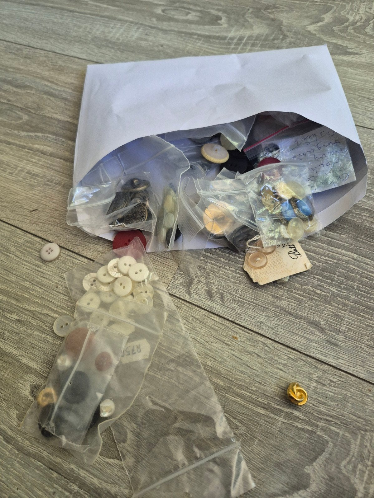 collectie diverse knopen in envelop, Ophalen of Verzenden, Gebruikt, Knoop of Knopen