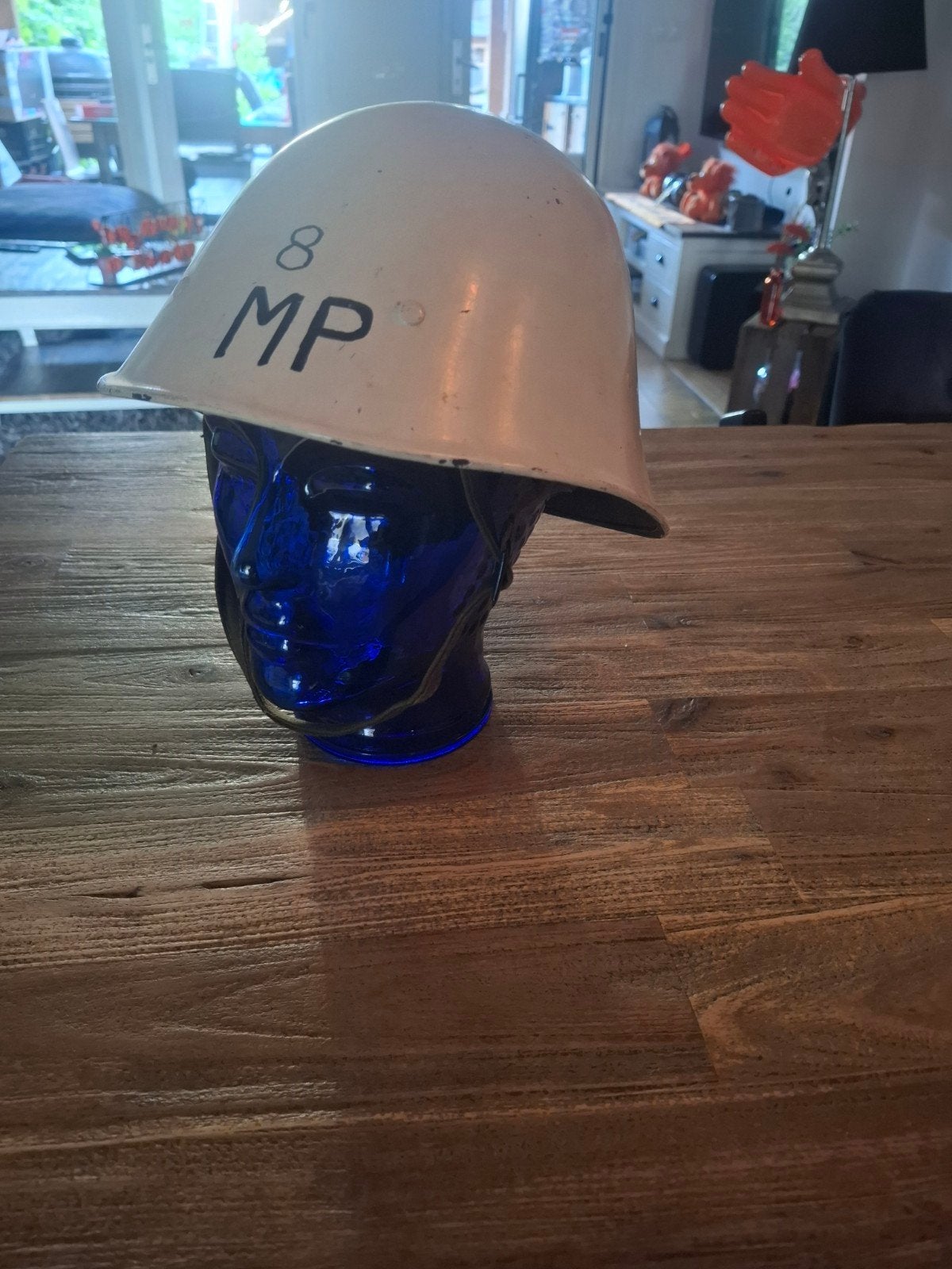 Vintage Militaire Politie Helm (MP) - Wit, Ophalen of Verzenden, Marechaussee, Nederland, Helm of Baret