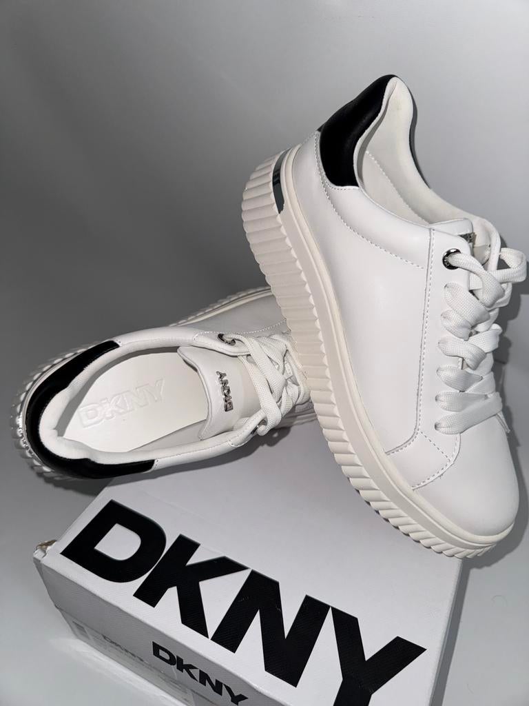 Authentic DKNY Women shoes, size 39, Kleding | Dames, Nieuw, Ophalen of Verzenden, Wit, Sportschoenen