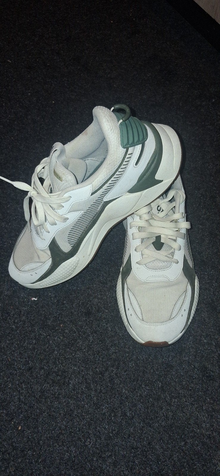 Zachte Puma sneakers in goede staat, Kleding | Dames, Schoenen, Ophalen of Verzenden