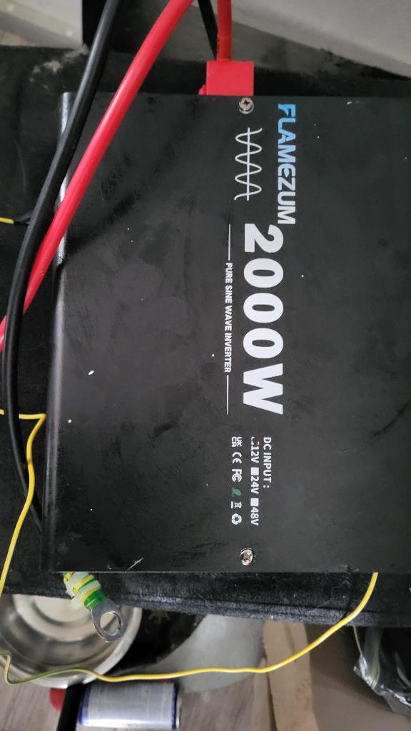Batterij 12v naar 220v 2000 watt continu, Ophalen of Verzenden, Zo goed als nieuw