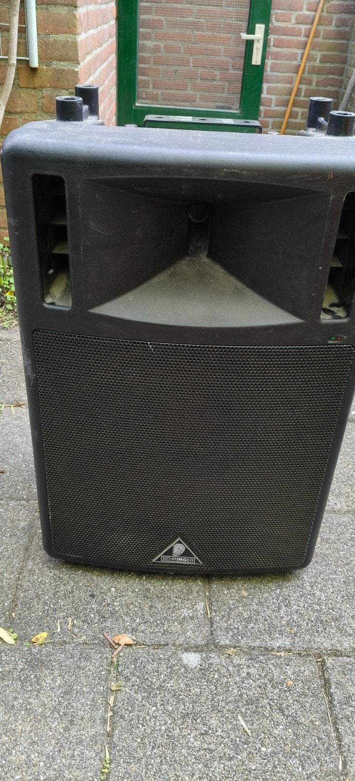 Behringer Ultrawave B300 2-weg 300 Watt actieve luidspreker, Gebruikt, Overige typen, Ophalen, 150 watt of meer