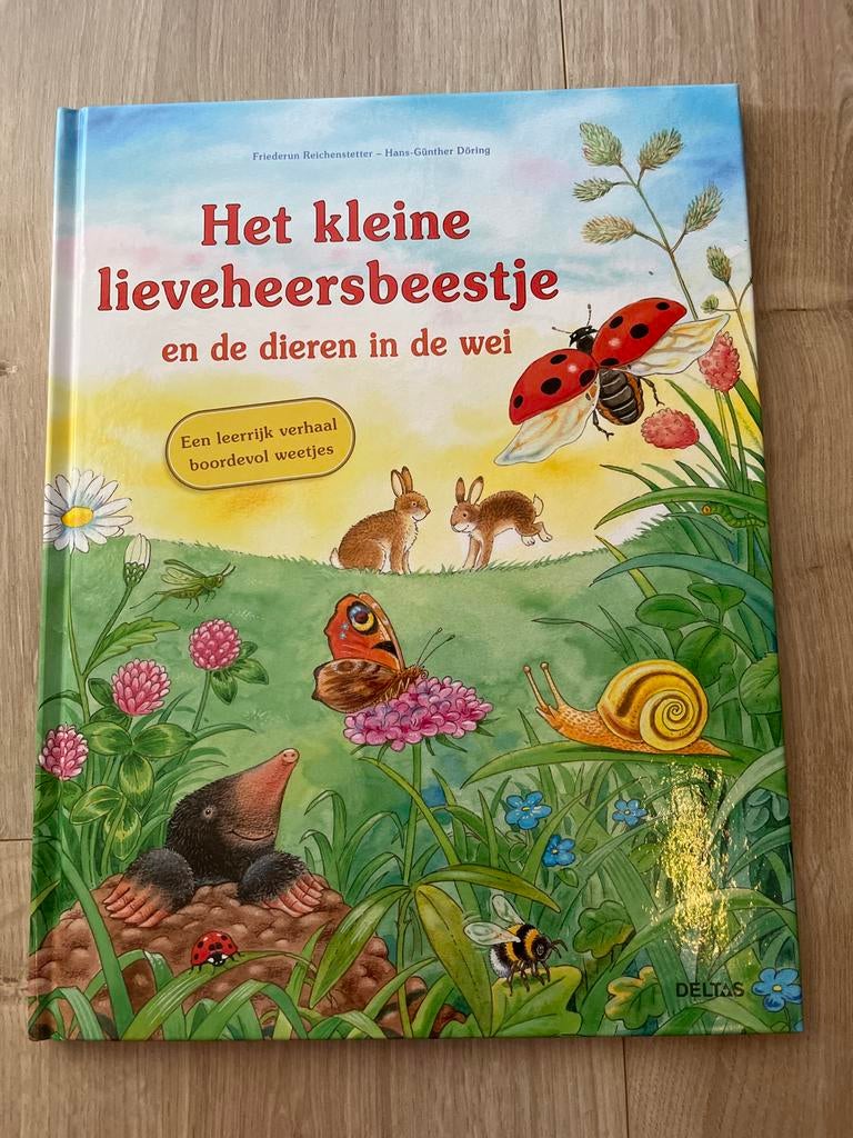 Het kleine lieveheersbeestje en de dieren in de wei, Ophalen of Verzenden, Zo goed als nieuw, Non-fictie