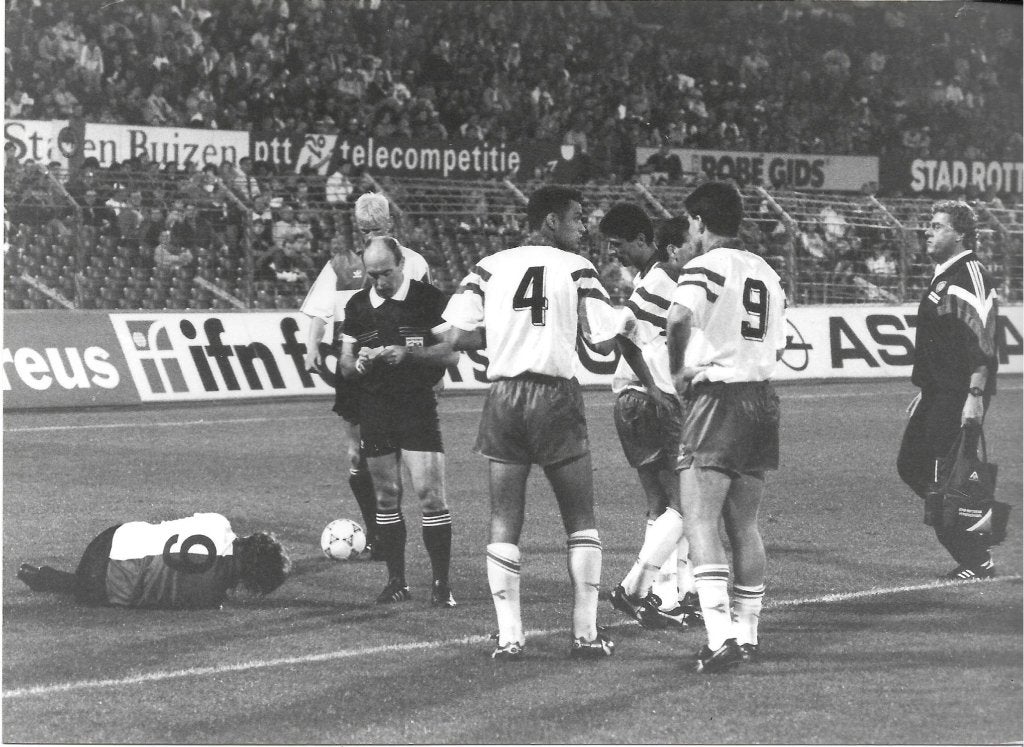 persfoto Piet Bouts 16-09-1992 Feyenoord-Hapoel Petach Tikva, Verzenden, Zo goed als nieuw, Feyenoord, Spelerskaart