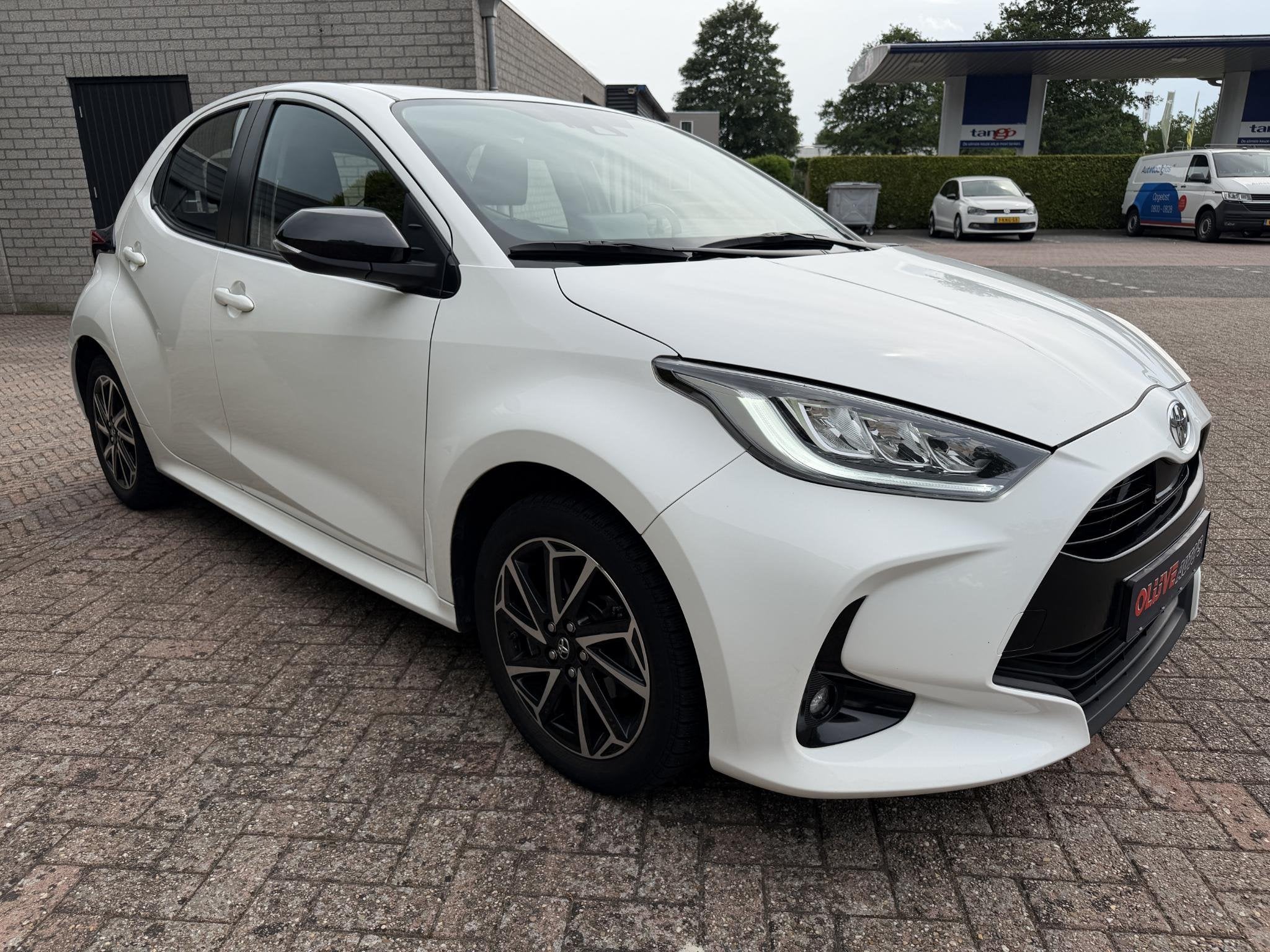 Toyota Yaris 1.5 VVT-i Team125pk/Cruisecontrol/Camera/Stoelv, Auto's, 12 maanden, Gebruikt, Euro 6, Wit