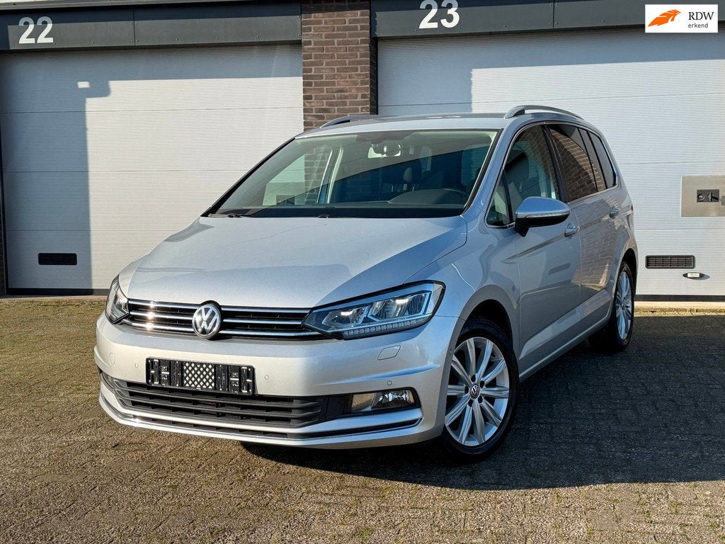 Volkswagen Touran 1.4 TSI Highline 7p, Auto's, Volkswagen, Gebruikt, Zwart, 4 cilinders, 150 pk