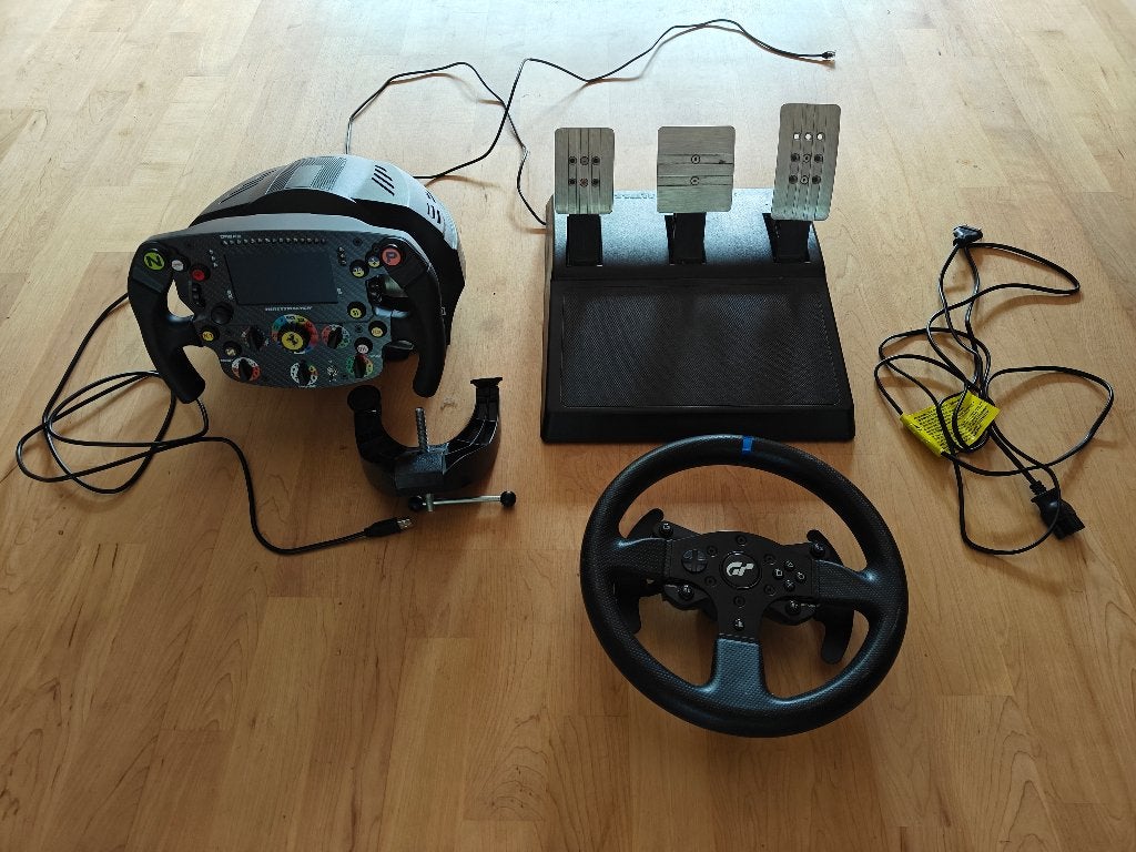 Thrustmaster T300 met Ferrari sf1000 formule 1 stuur, Computers en Software, Ophalen, Gebruikt, Thustmaster