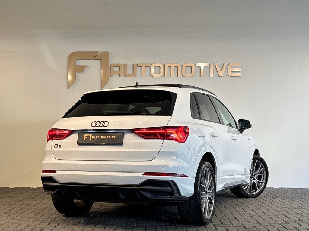 Audi Q3 45 TFSI e Business Edition Pano|Keyless|Leer|Sfeer, Gebruikt, Wit, Hybride Elektrisch/Benzine, Automatische klimaatregeling