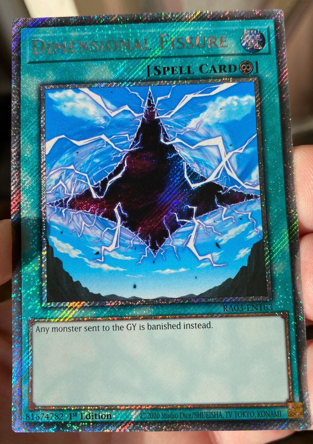 Yu-Gi-Oh! Dimensional Fissure RA03 1st Edition !, Ophalen of Verzenden, Zo goed als nieuw, Losse kaart, Foil