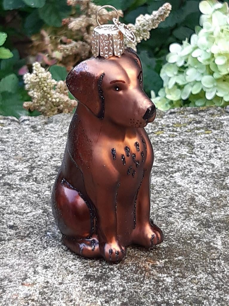 Kerstbal/ornament bruine labrador hond Merck Old World, Ophalen of Verzenden, Paard, Beeldje of Figuurtje