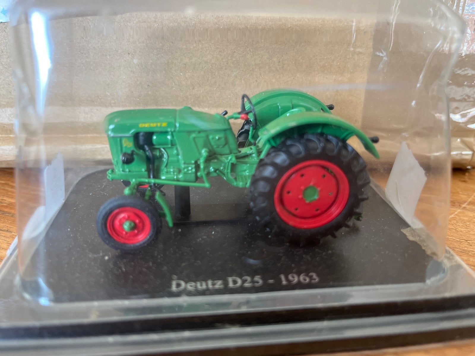 Deutz D25 - 1963 schaalmodel tractor 1:43, Hobby en Vrije tijd, Ophalen of Verzenden, Zo goed als nieuw, Tractor of Landbouw, Overige merken