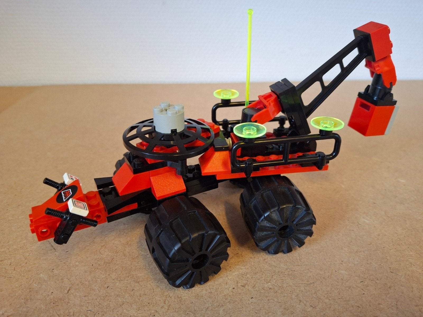 Lego 6896 Celestial Forager. Jaren 90 M-Tron Space, Compleet, Lego, Info@lego.com, 33 Bath Road, Slough, UK