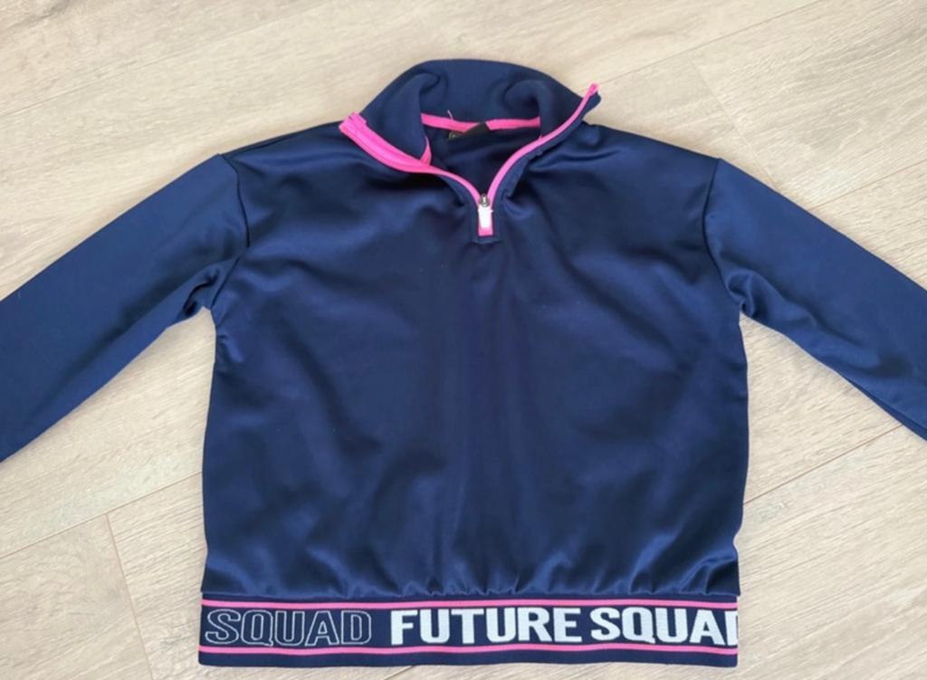 Donkerblauwe trui met roze rits en 'Squad' opdruk, Ophalen of Verzenden, Zo goed als nieuw, Meisje