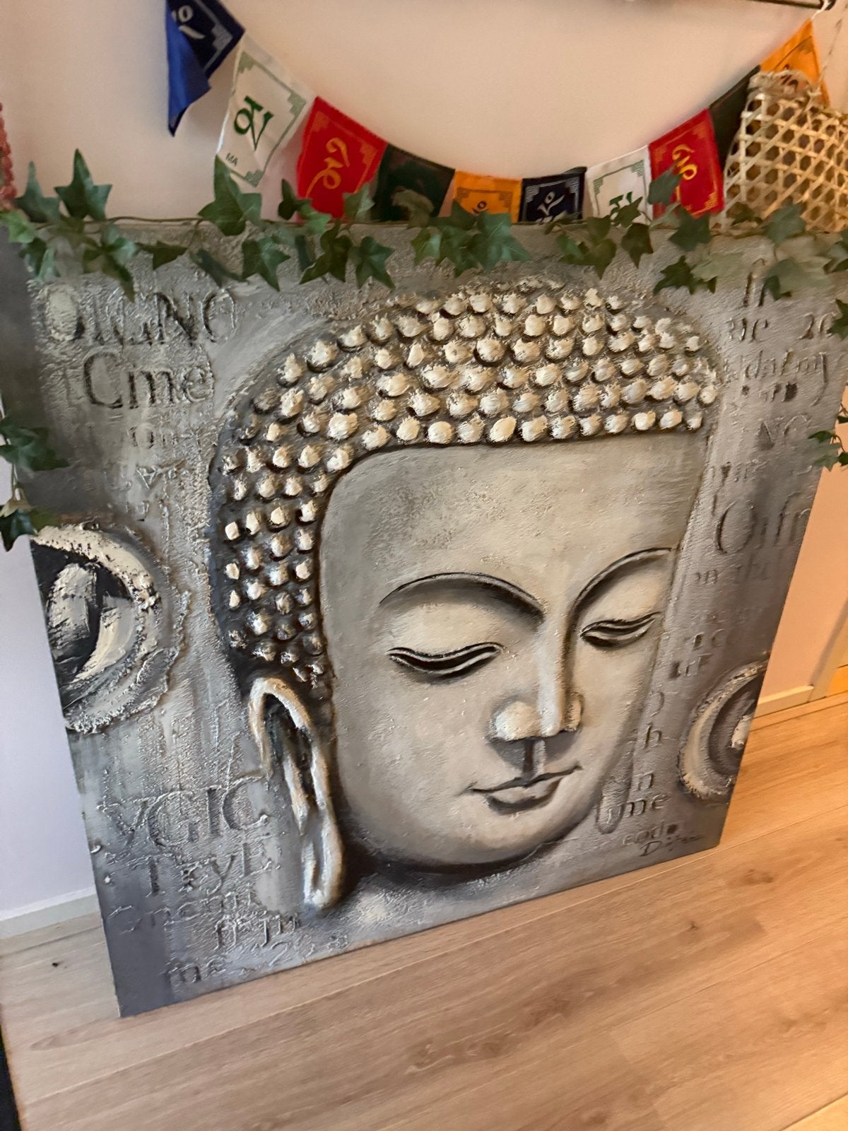 Boeddha schilderij met reliëf Grijs/Wit, Grijs, Ophalen of Verzenden, Zo goed als nieuw, Overige materialen