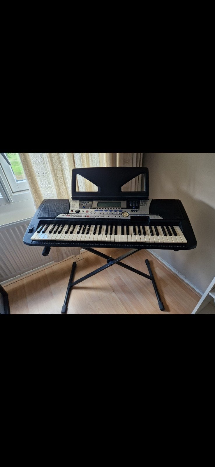 yamaha  keyboard  psr550