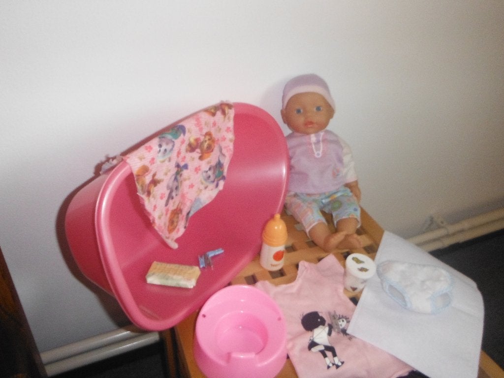 baby born pop met bad en acc, Kinderen en Baby's, Speelgoed | Poppen, Ophalen of Verzenden, Zo goed als nieuw, Babypop