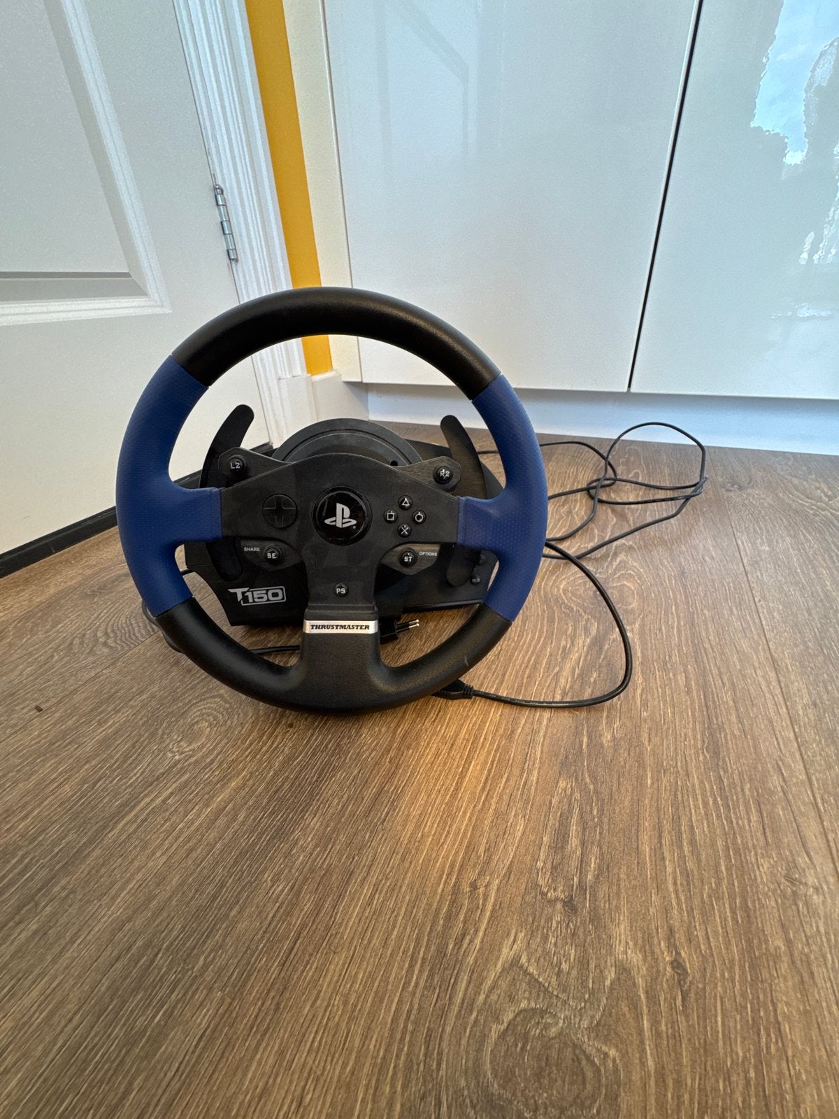 Thrustmaster T150 racestuur met pedalen voor PS4/PS5/PC, Ophalen of Verzenden, Overige merken, Gebruikt