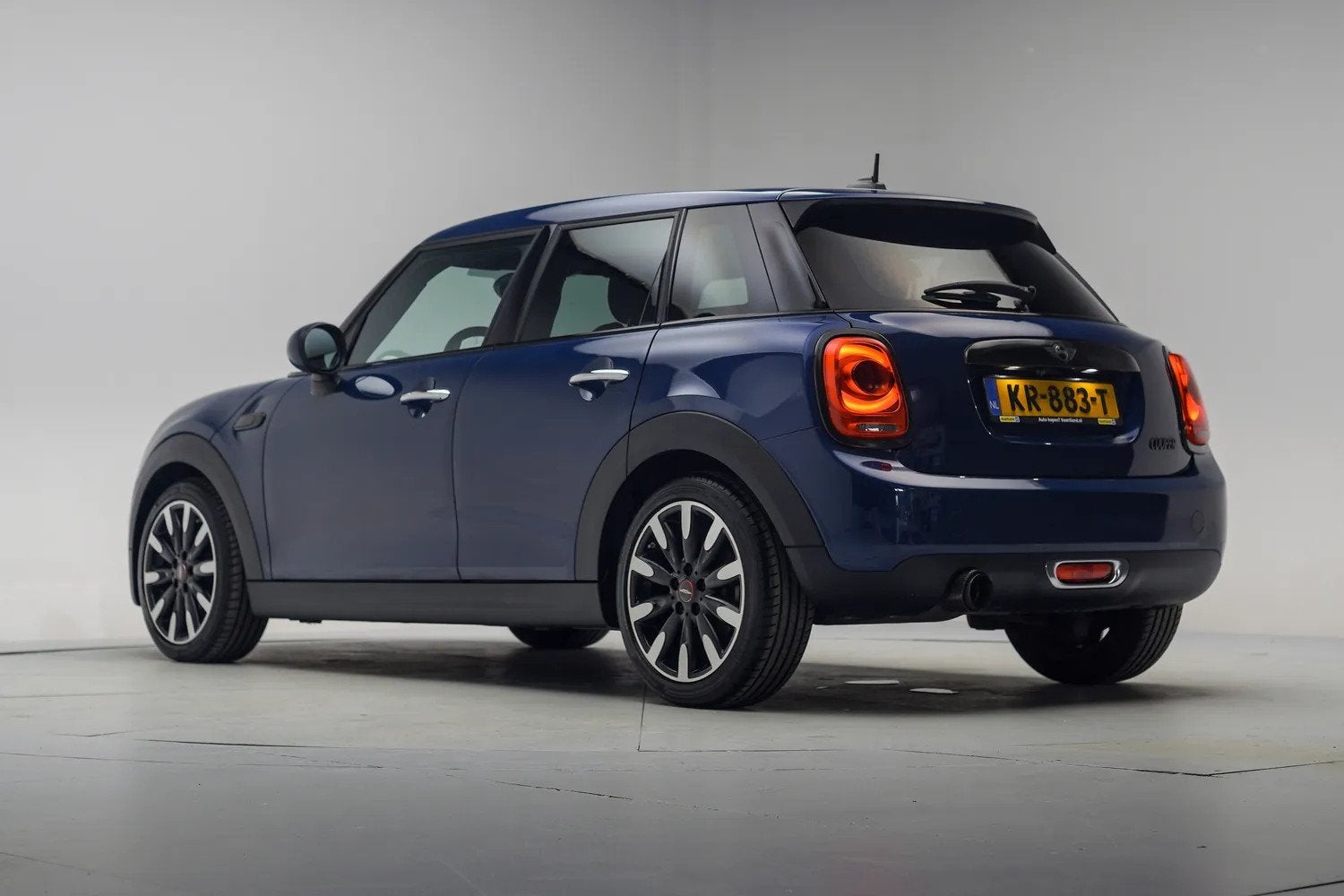 MINI Cooper 1.5 Chili Business [ Xenon Sportstoelen Camera N, 21 km/l, 136 pk, Gebruikt, Blauw