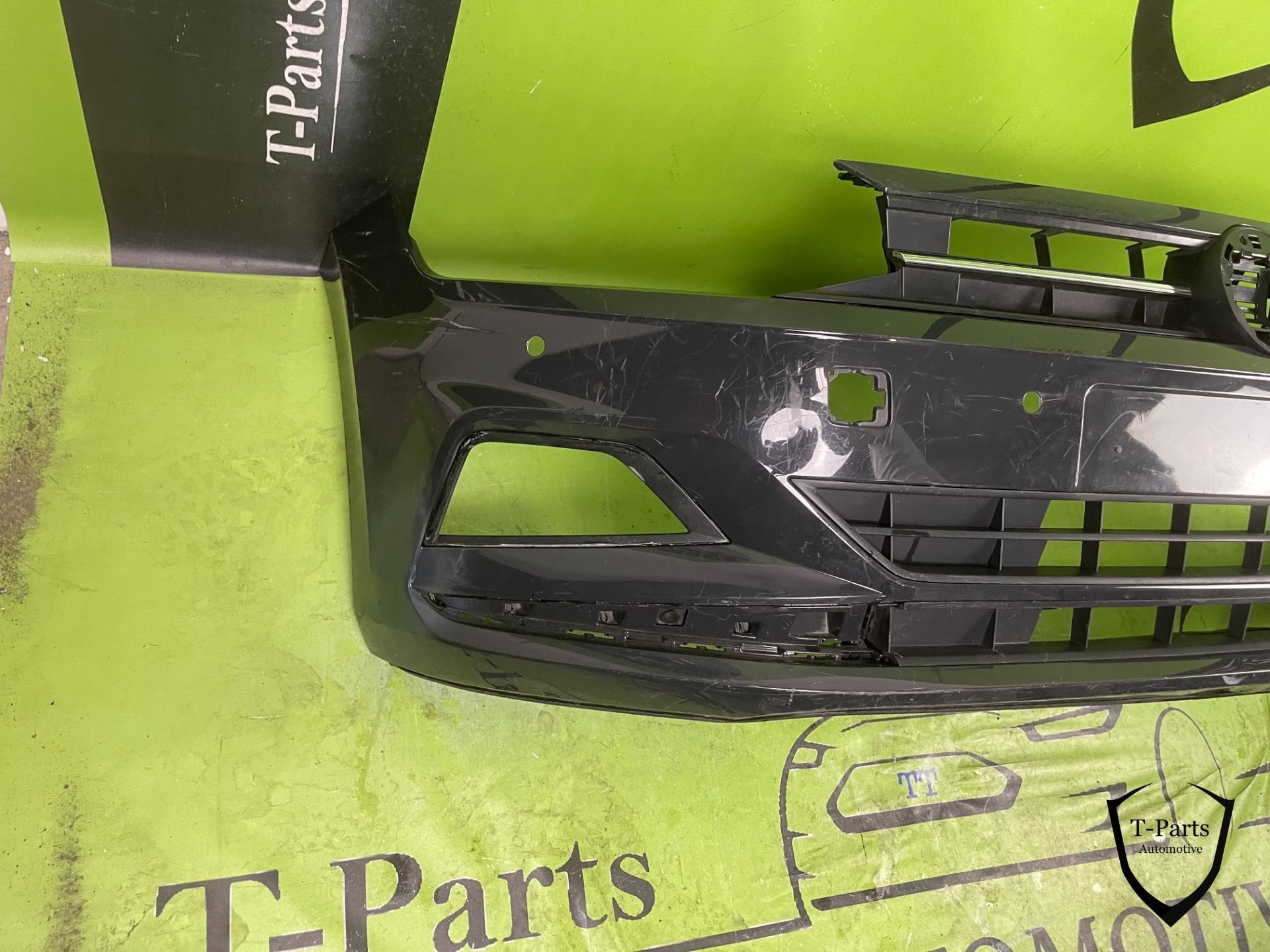 volkswagen polo 2G voorbumper bumper grille rooster, Info@fabrikant.eu, Volkswagen, Ophalen of Verzenden, Bumper
