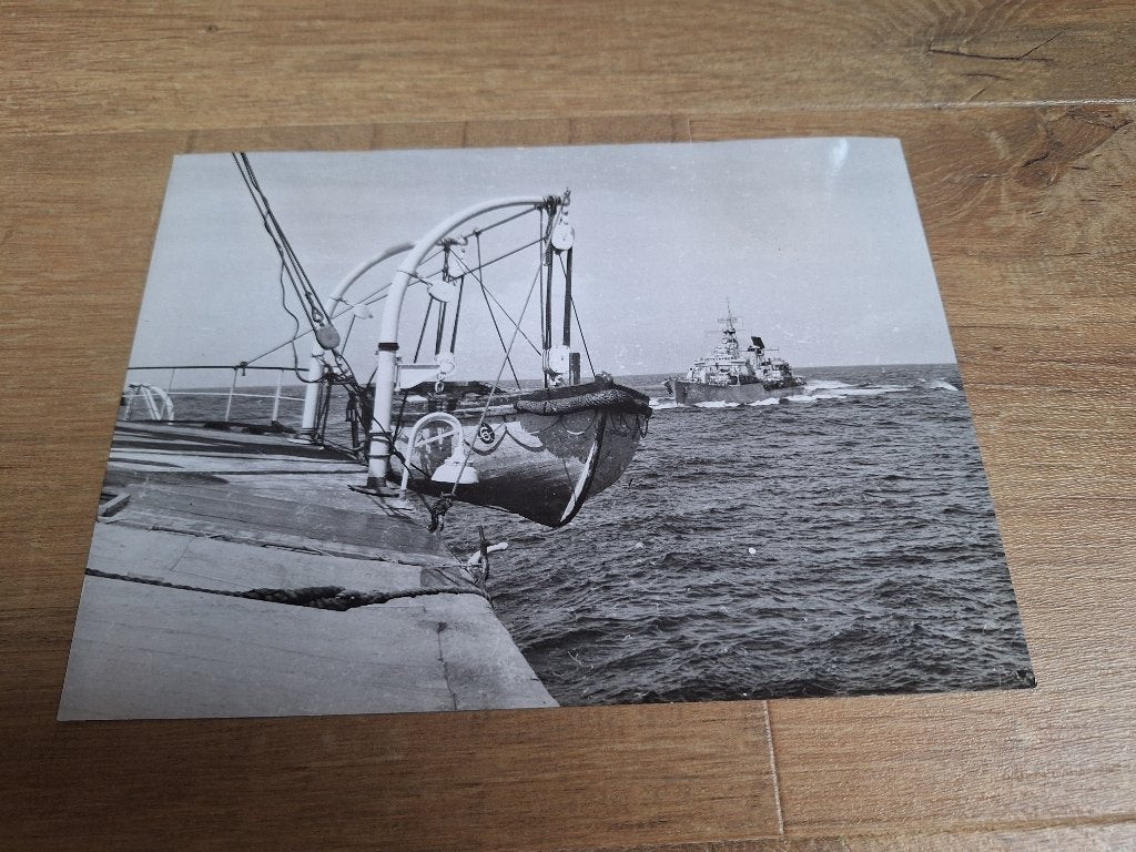 1962 Persfoto Escape from Indonesia, Verzamelen, Verzenden, Marine, Nederland, Foto of Poster