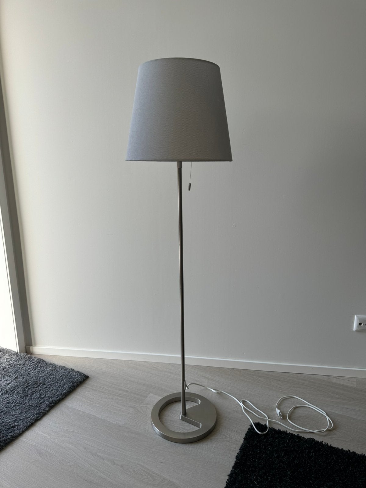 Ikea vloerlamp (verstelbaar), Huis en Inrichting, Ophalen, Nieuw, E27 (groot), Modern