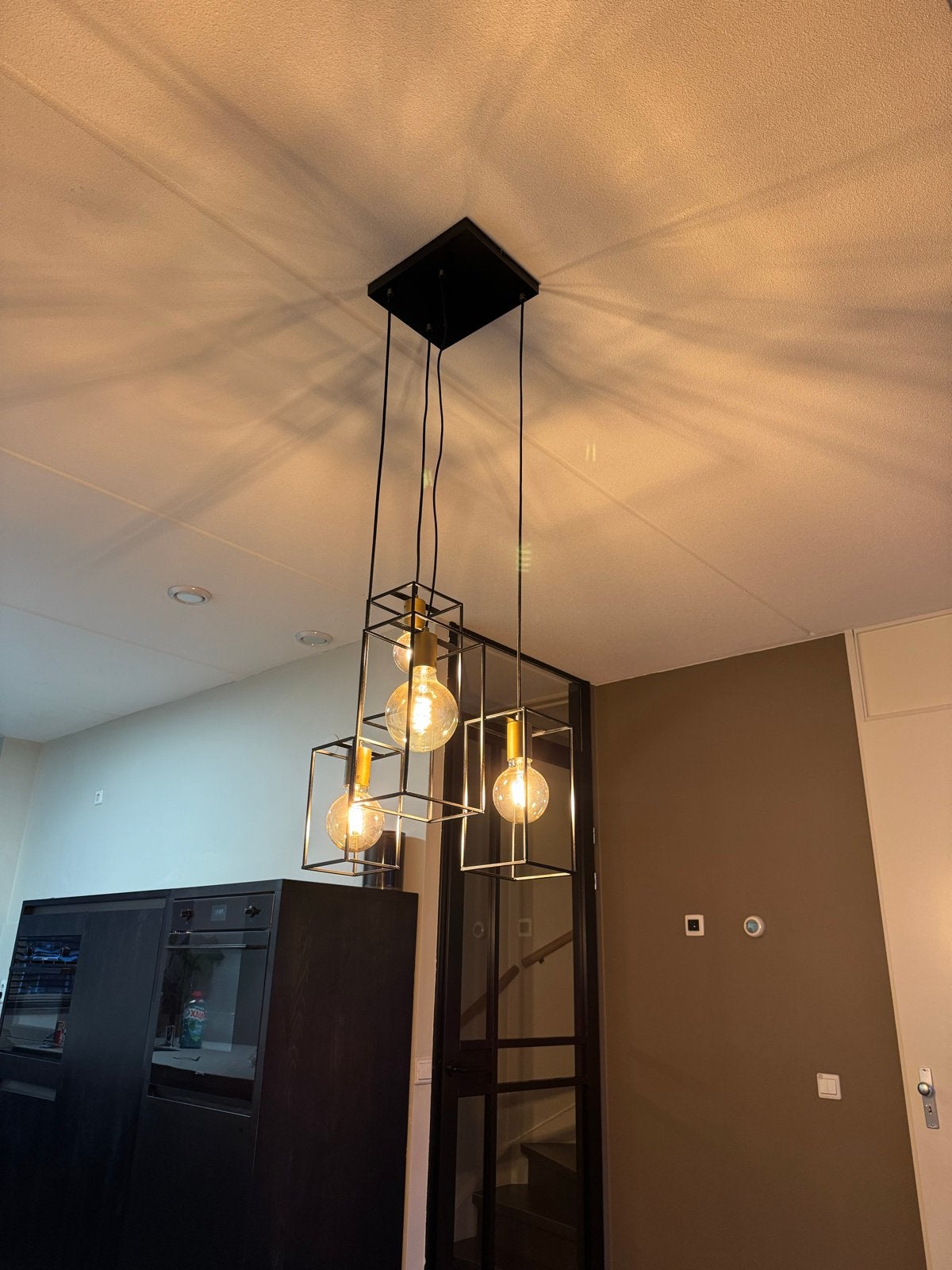 Moderne hanglamp eettafel met 4 kooien en gloeilampen, Huis en Inrichting, Lampen | Hanglampen, Zo goed als nieuw, Metaal, Ophalen of Verzenden