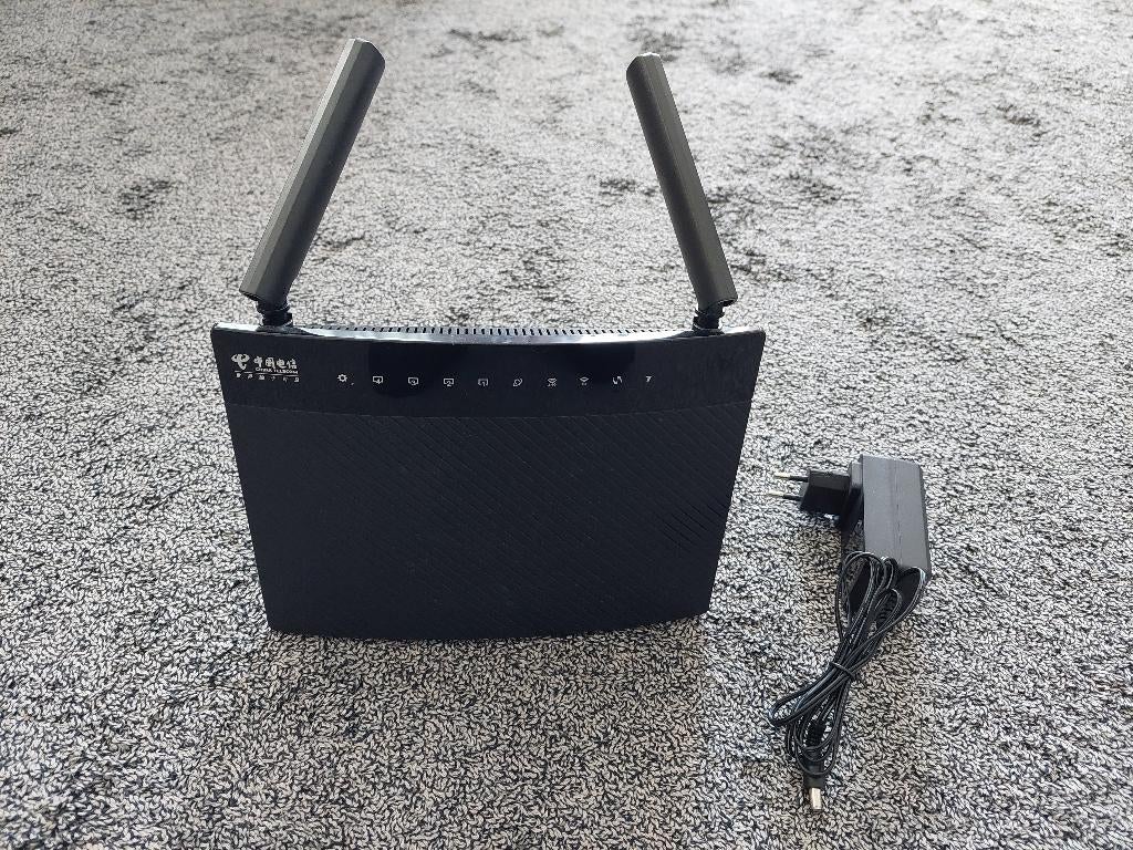 Tenda AC9 AC1200 Smart Dual-Band Gigabit WiFi-router, Ophalen of Verzenden, Zo goed als nieuw, Router