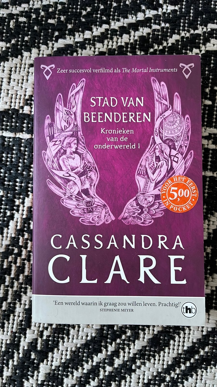 Boek Stad van beenderen- Cassandra Clare, Ophalen of Verzenden, Zo goed als nieuw