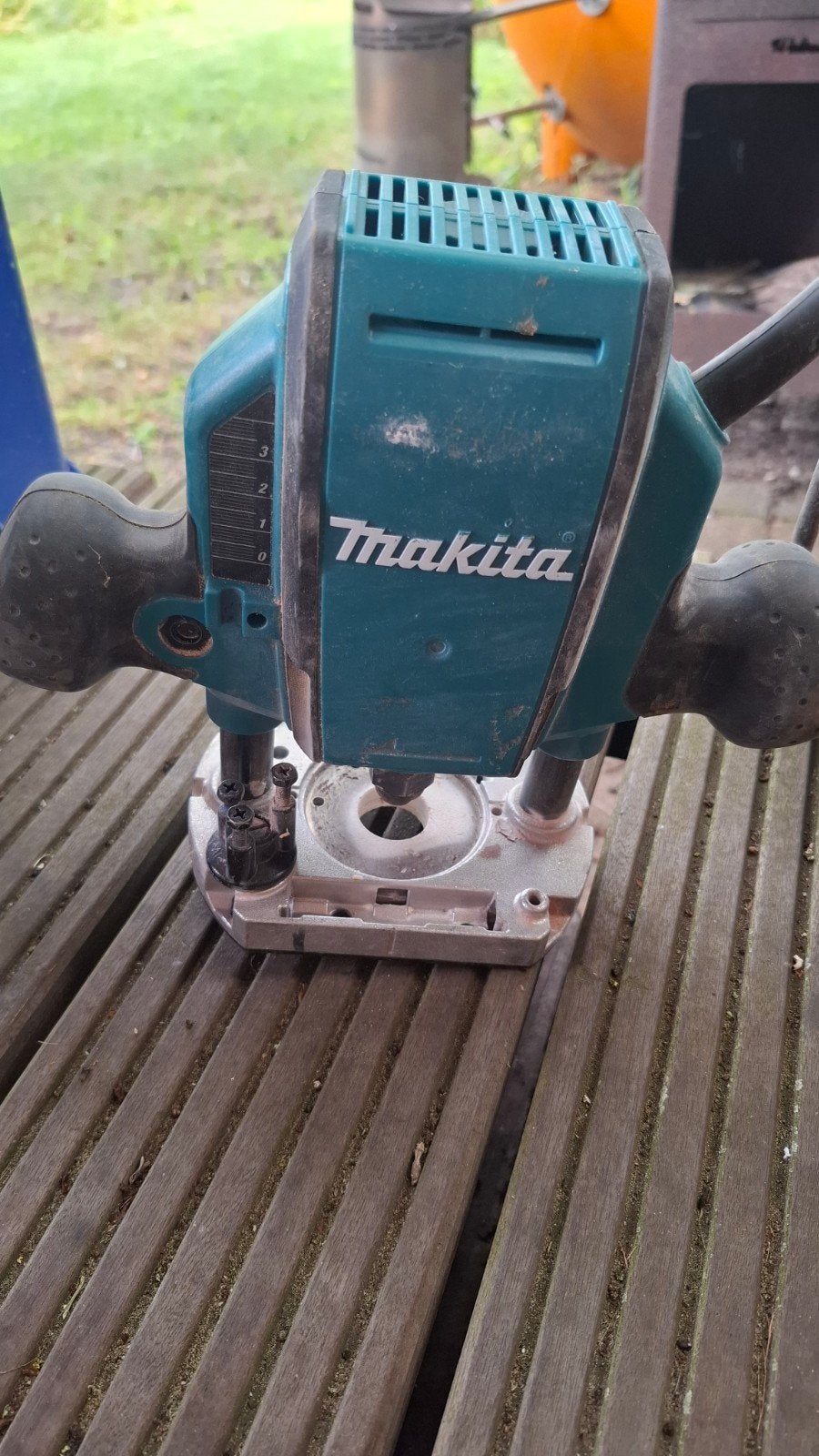 Bovenfrees makita 900wath, Doe-het-zelf en Verbouw, Gereedschap | Machine-onderdelen en Toebehoren, Ophalen, Gebruikt