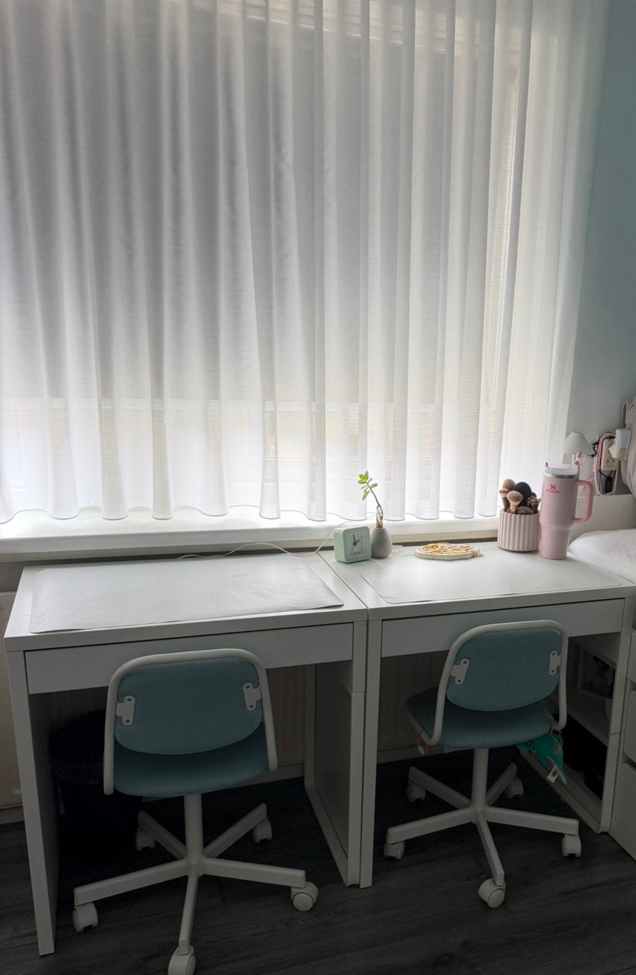 Bureau met bureau stoel (prijs per stuk!), Ophalen, Zo goed als nieuw