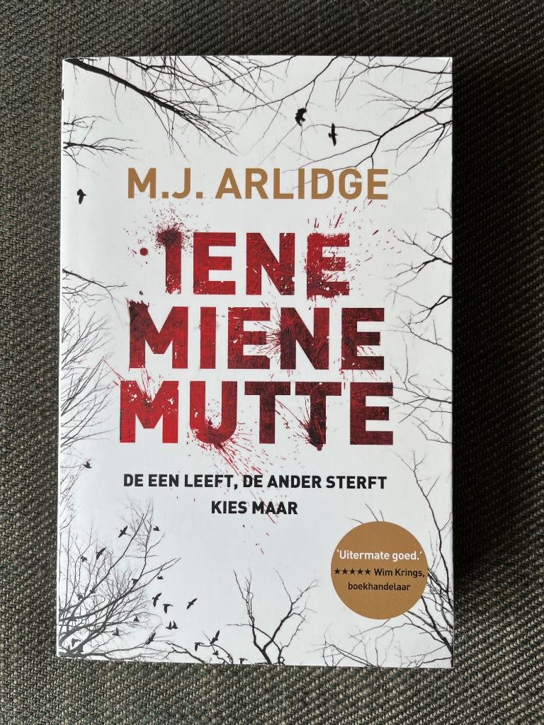 M.J. Arlidge - Iene miene mutte., Ophalen of Verzenden, Zo goed als nieuw, M.J. Arlidge