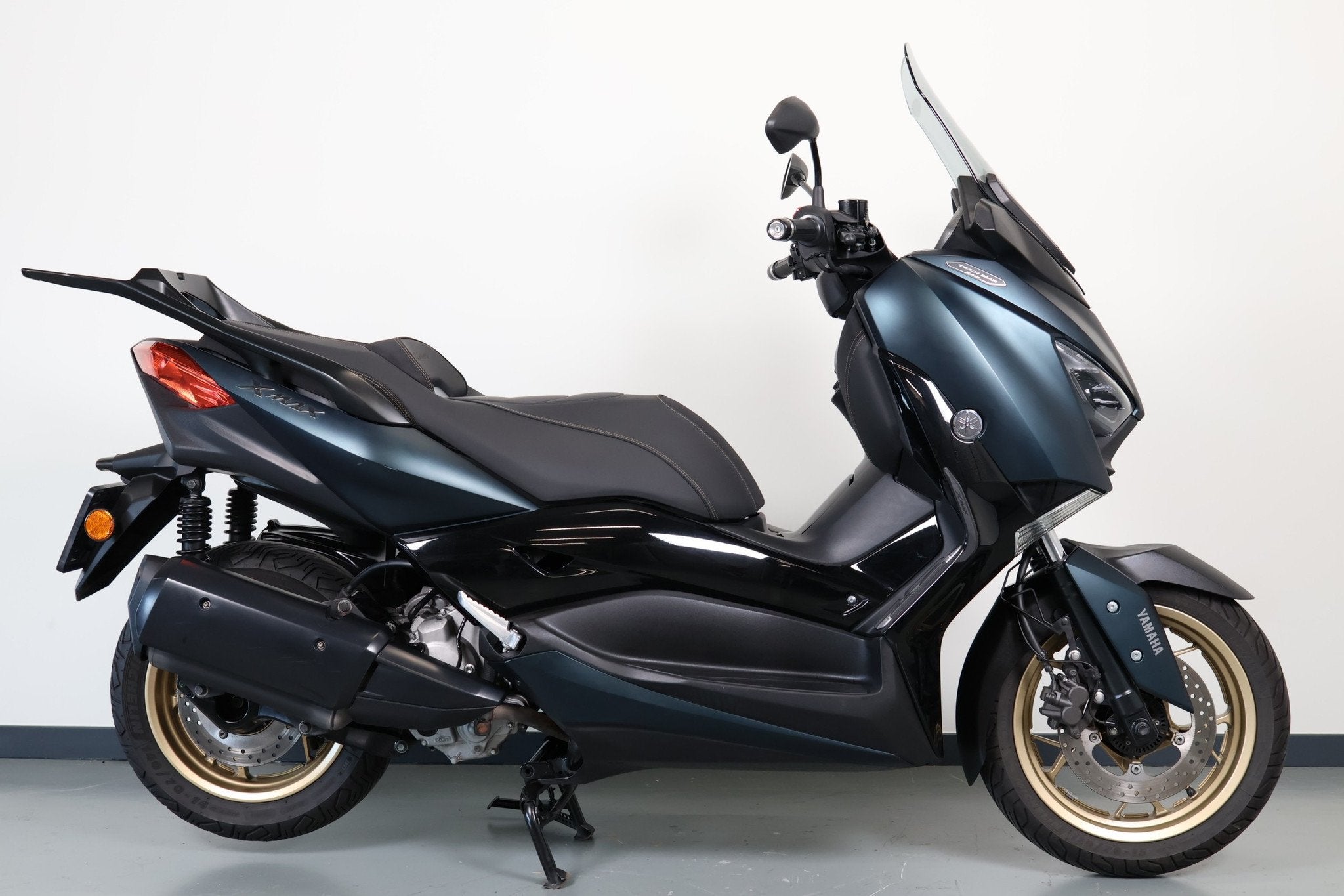 Yamaha XMAX 300 Tech MAX (bj 2022), Motoren, Scooter, Klantenservice@yamaha-motor.nl, Koolhovenlaan 101
1119 NC  Schiphol-Rijk, NL