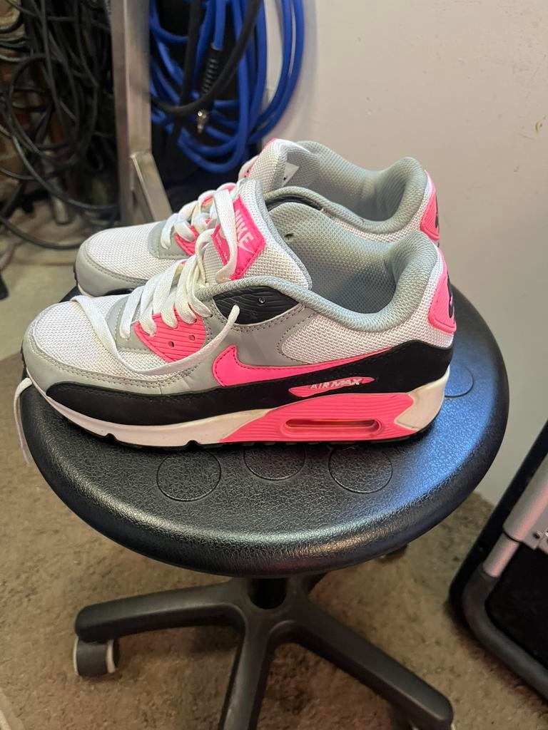 Te koop nike dames sportschoenen, Ophalen of Verzenden, Zo goed als nieuw, Hardloopschoenen, Nike