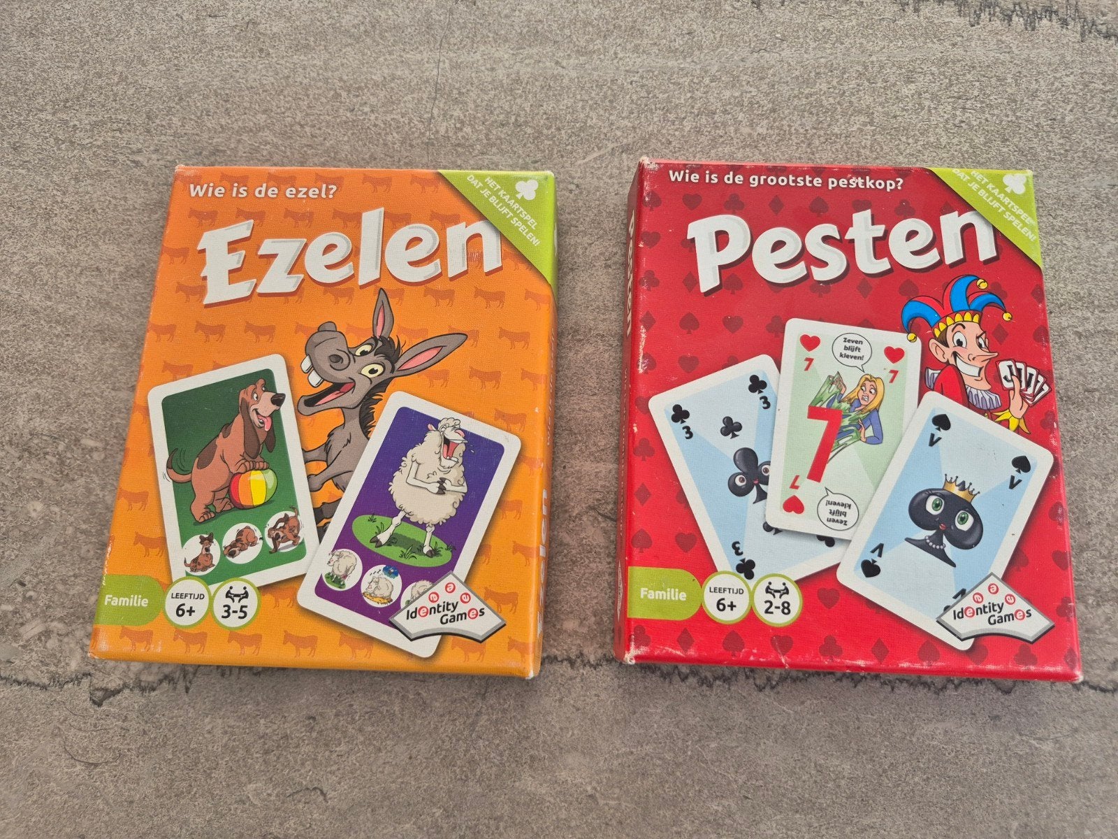 Ezelen en Pesten, Ophalen of Verzenden, Zo goed als nieuw