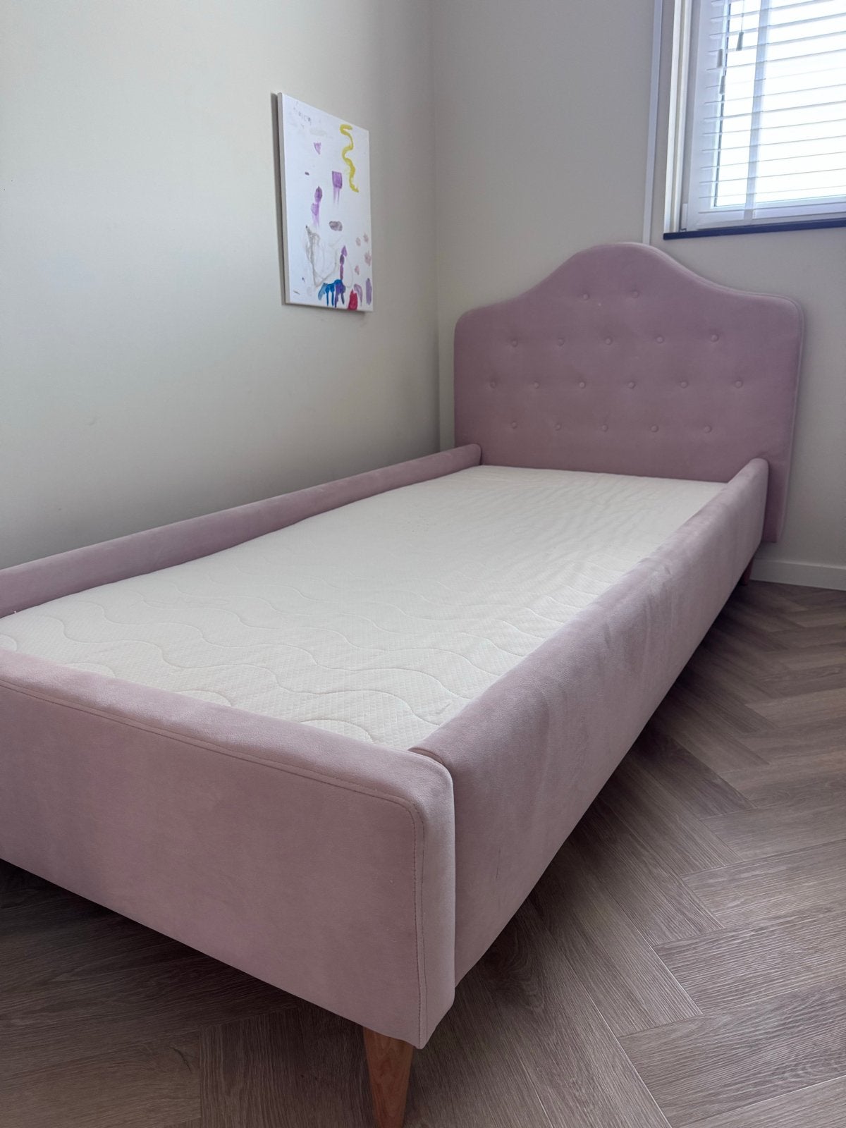 Eenpersoonsbed roze fluweel met lattenbodem en matras, Ophalen, 90 cm, Zo goed als nieuw, 200 cm